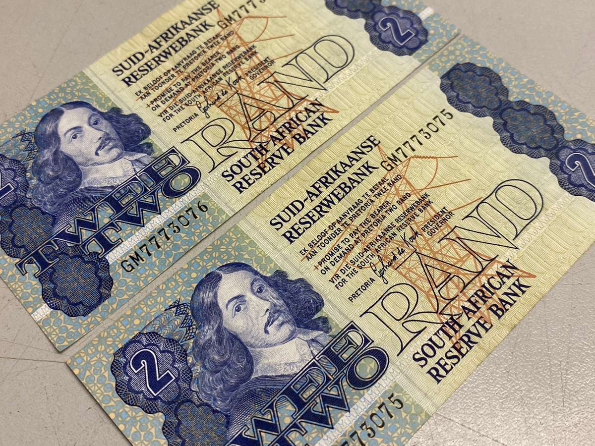 Two Rand notes x 2