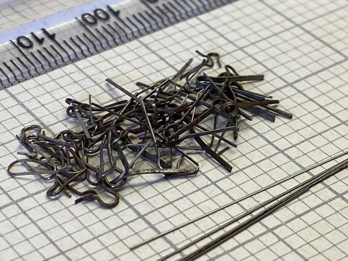 Watch movement return springs - 50+ pieces - lot 1