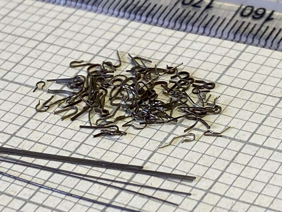 Watch movement return springs - 50+ pieces - lot 2