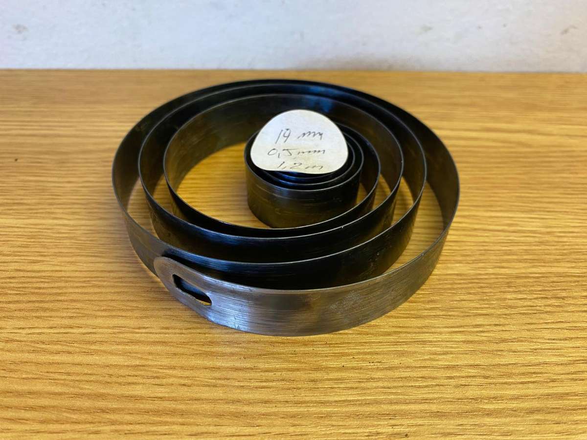 19mm clock mainspring - lot 1