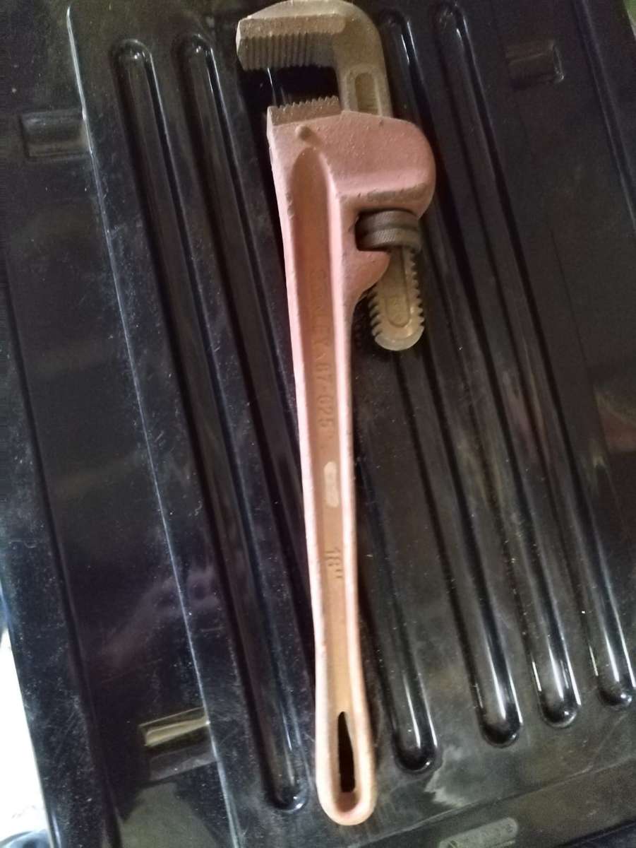 Stanley 18'' 450mm pipe wrench