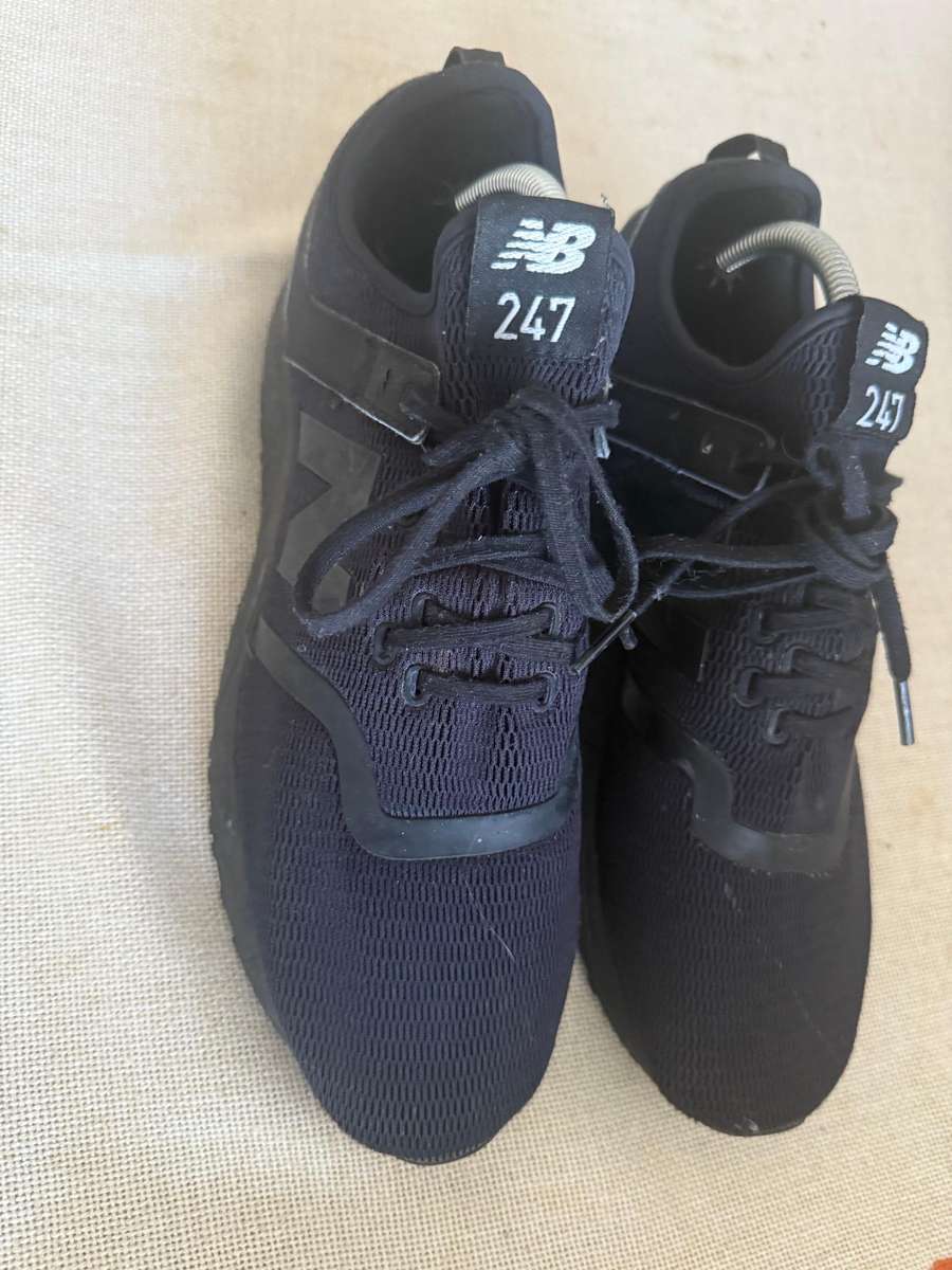New Balance 247 Black UK8 Used