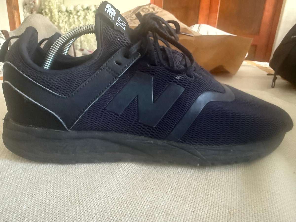 New Balance 247 Black UK8 Used
