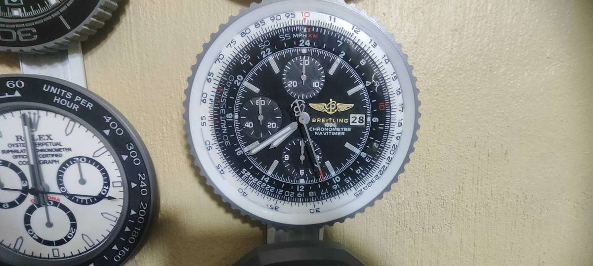 Breitling Navitimer inspired 3D printed wall clock