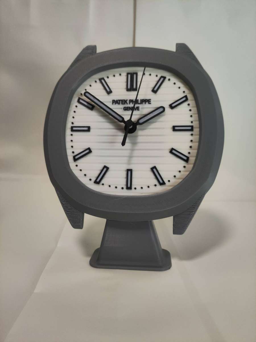 Nautilus inspired desk clock - Fan art