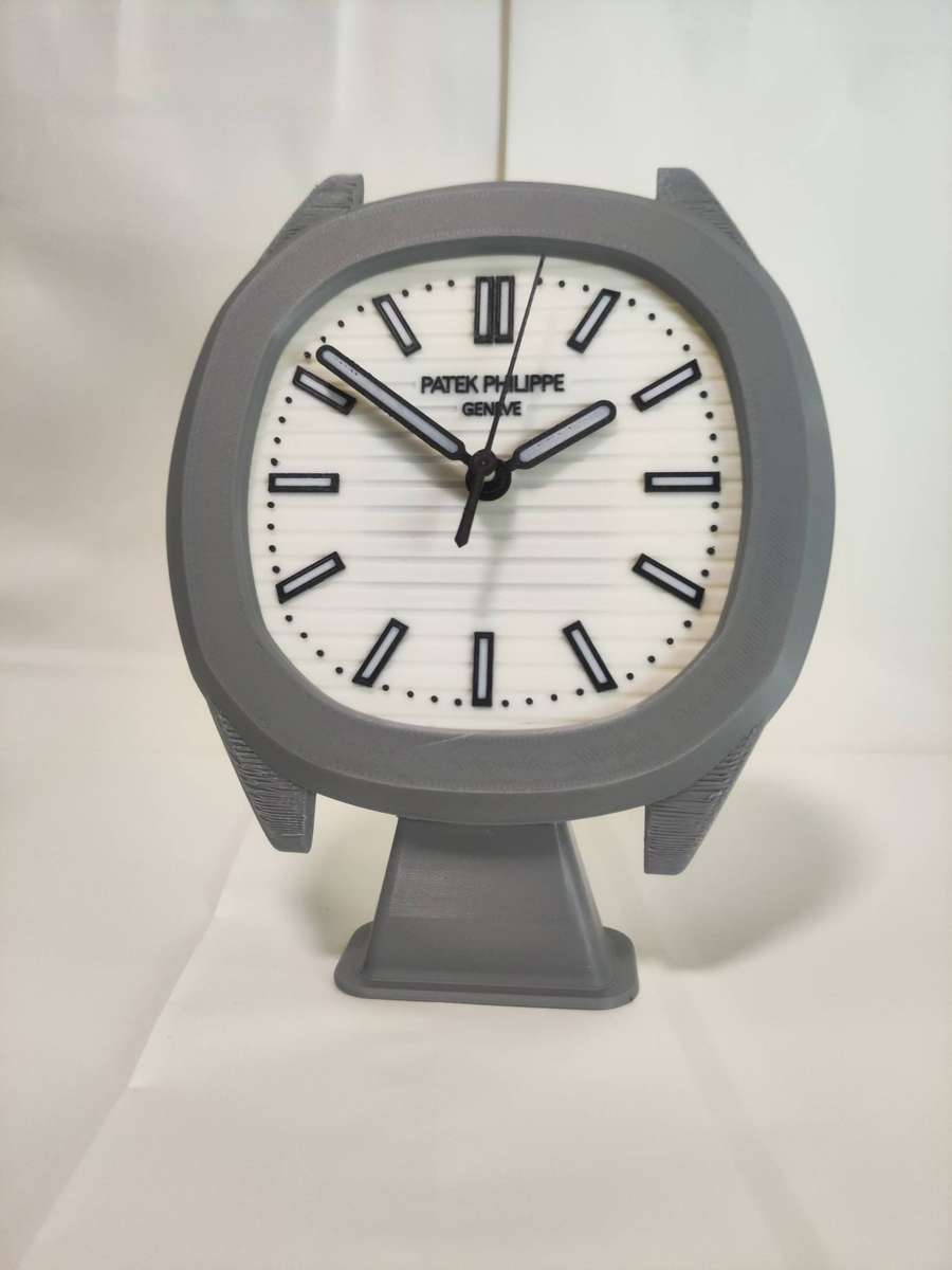 Nautilus inspired desk clock - Fan art