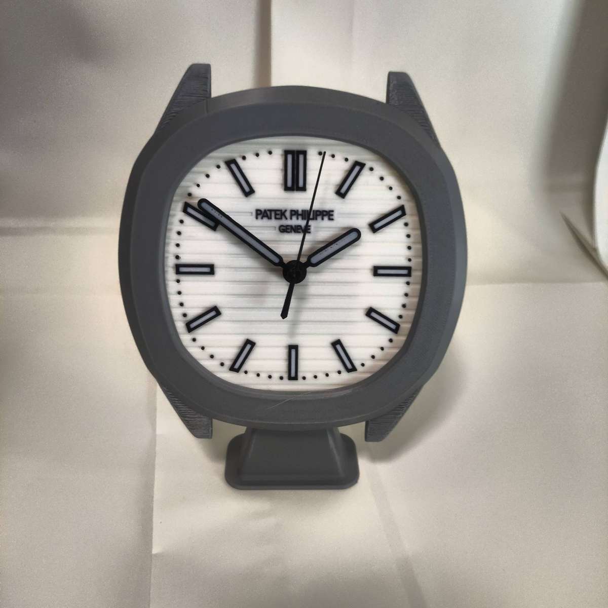 Nautilus inspired desk clock - Fan art