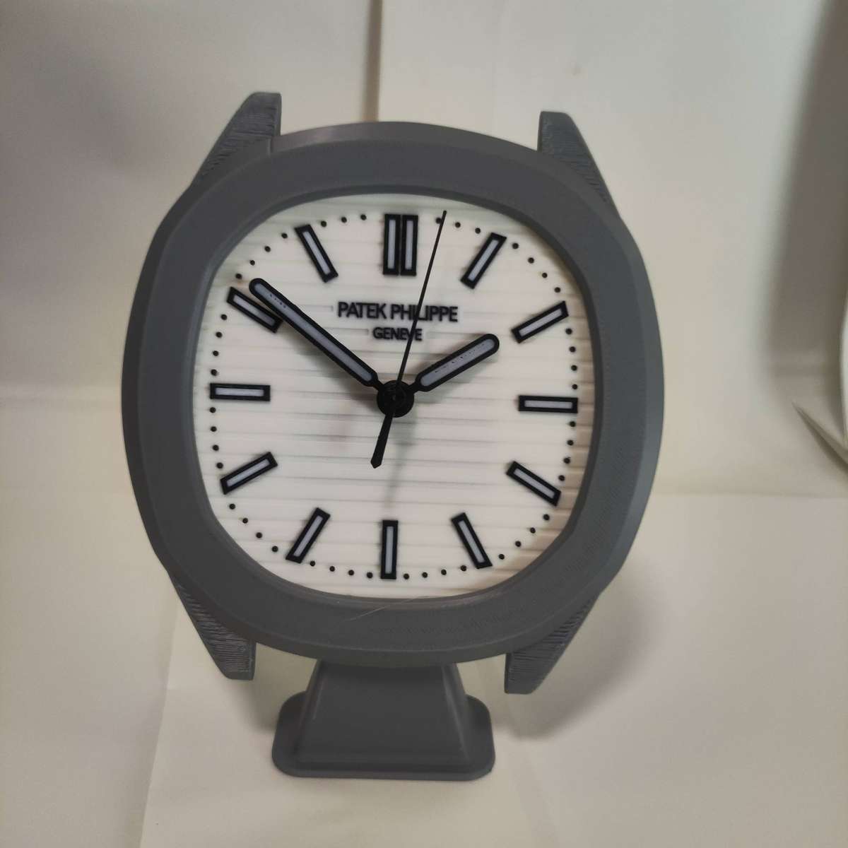 Nautilus inspired desk clock - Fan art