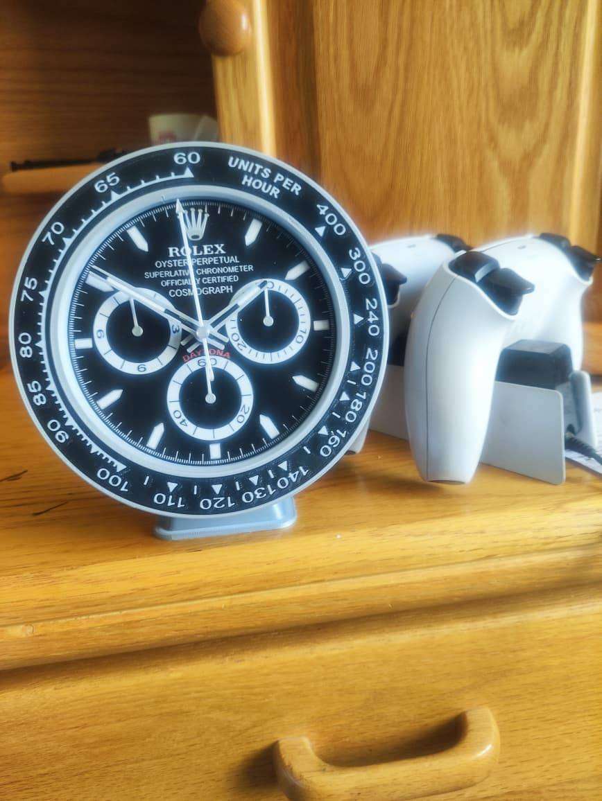 Daytona Inspired Fan Art Desk Clock - Black dial