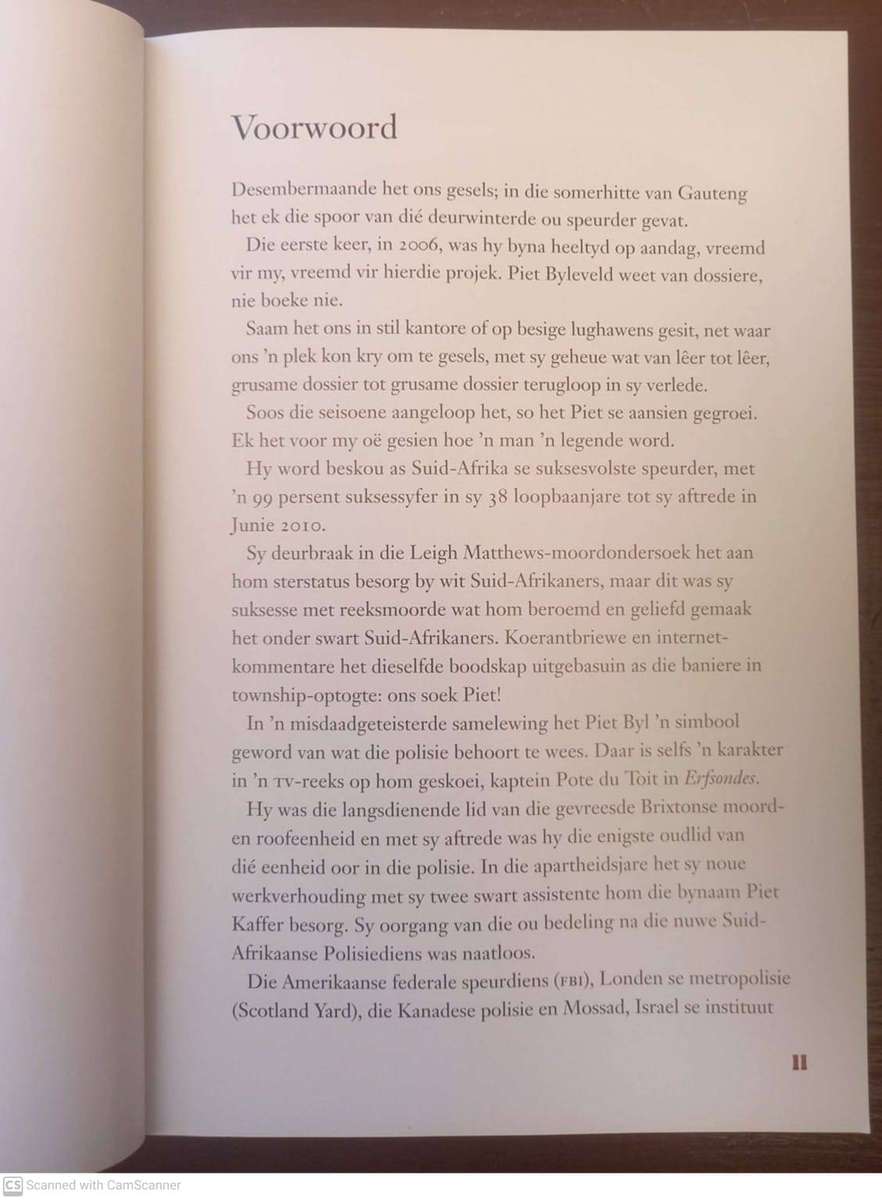 Byleveld: dossier van 'n baasspeurder --  Hanlie Retief