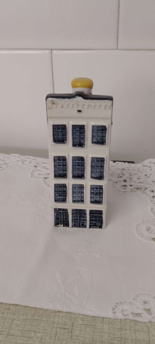 Collectable vintage  Dutch Bols KLM airlines miniature souvenir house no - 47