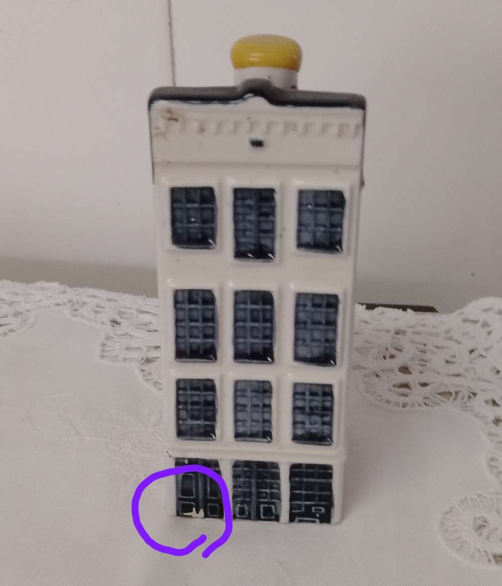 Collectable vintage  Dutch Bols KLM airlines miniature souvenir house no - 47