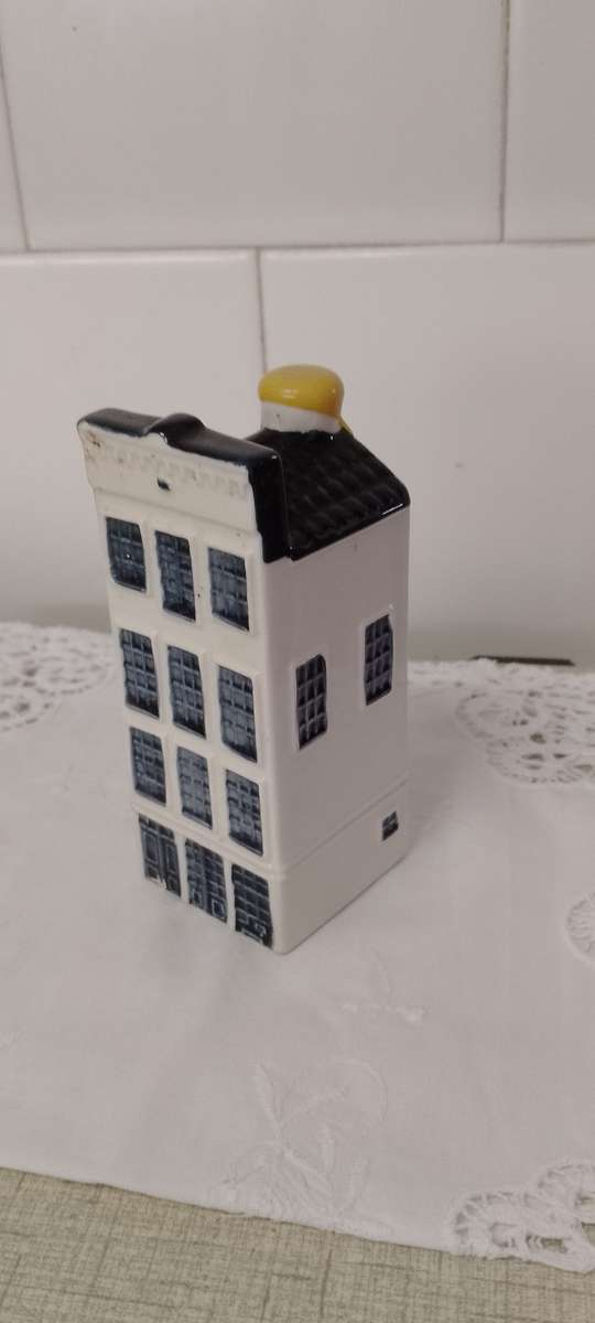 Collectable vintage  Dutch Bols KLM airlines miniature souvenir house no - 47