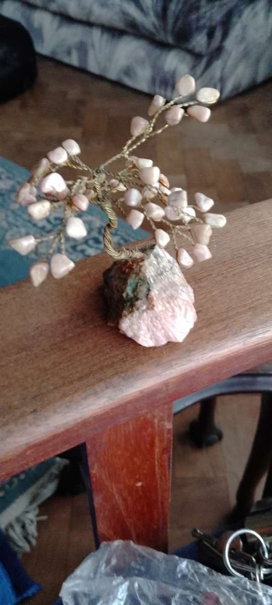 A vintage ornamental Gem Tree 11cm tall base 5x4cm