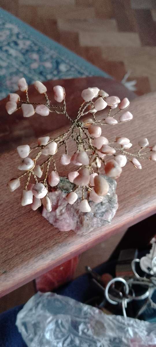 A vintage ornamental Gem Tree 11cm tall base 5x4cm