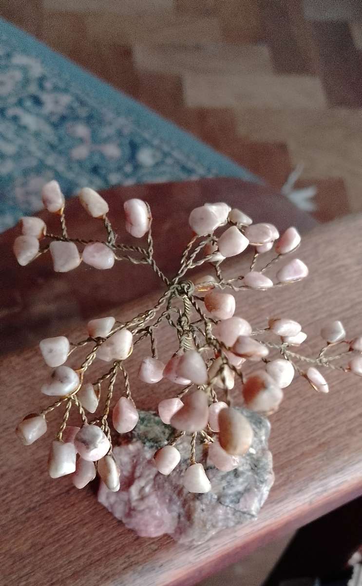 A vintage ornamental Gem Tree 11cm tall base 5x4cm