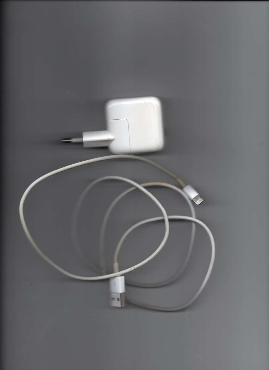 Apple iPad for spares (Not switching on)