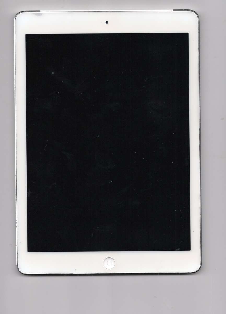 Apple iPad for spares (Not switching on)