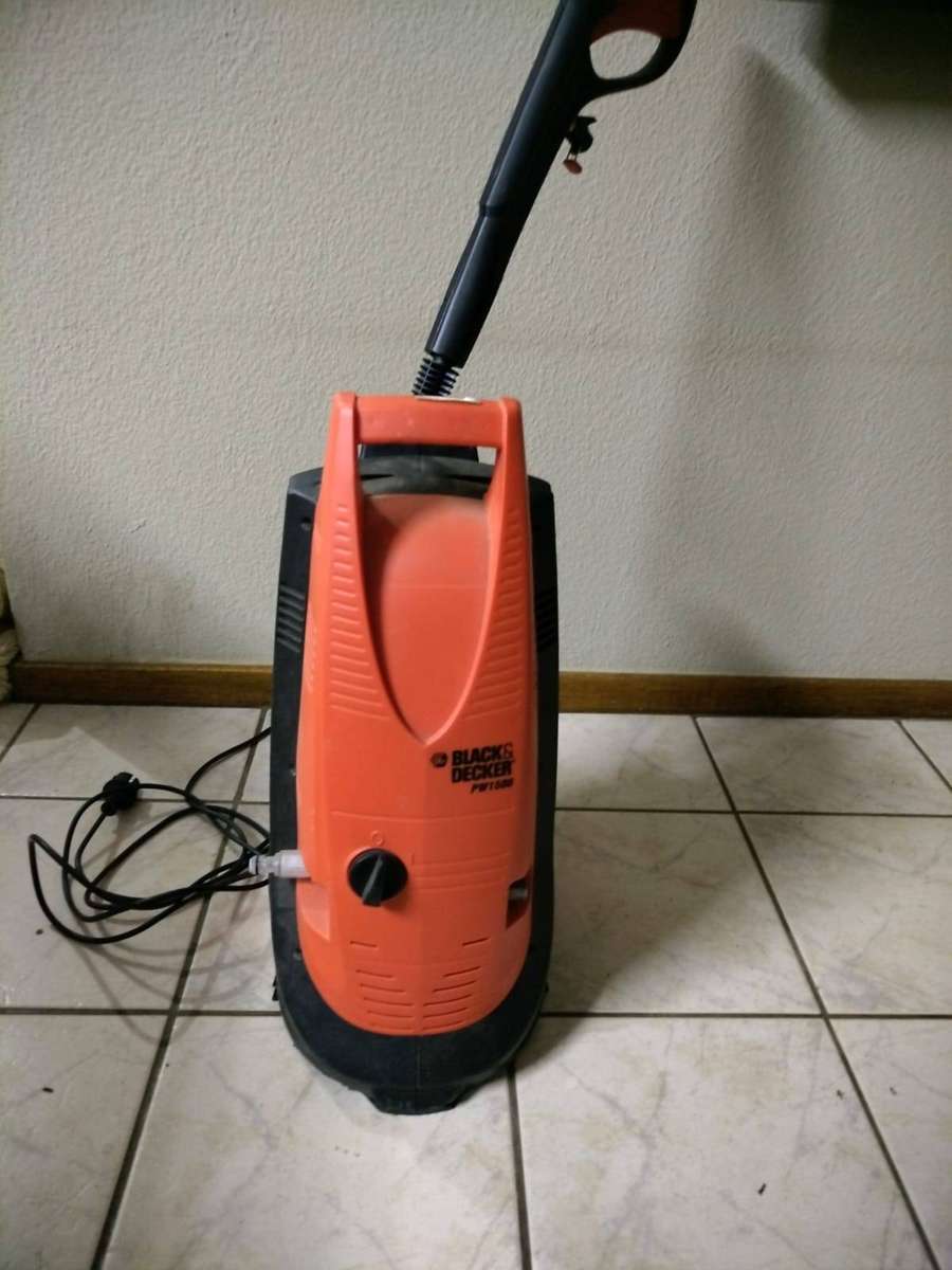 Black and decker pressure washer 3 of 3 - untested