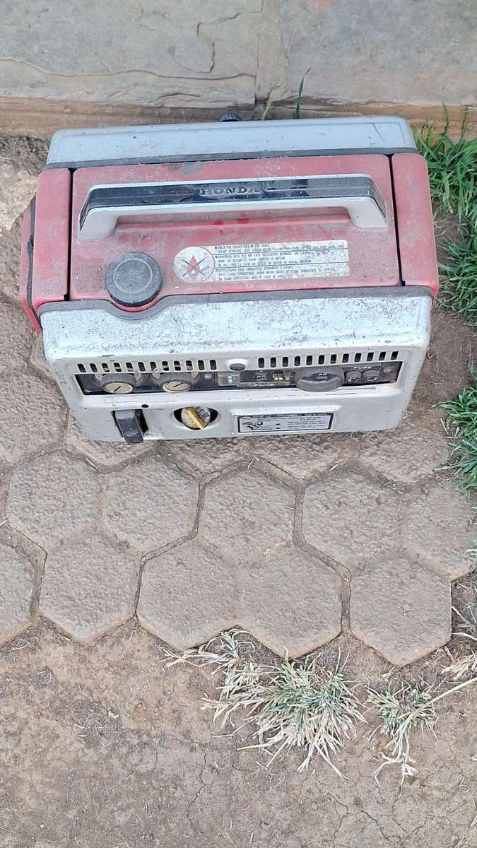 Honda E300 1965 Vintage Generator - Need a service (Collectors piece)