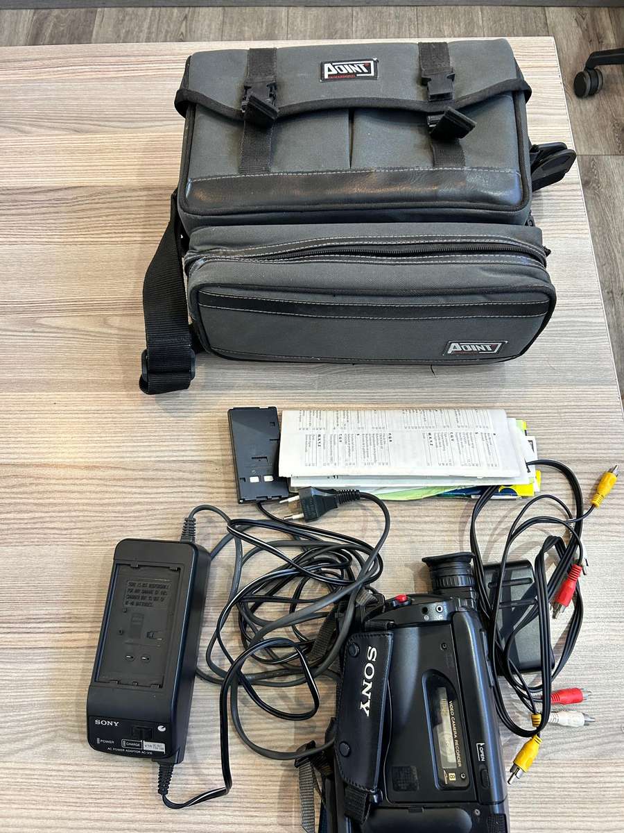 Sony Video 8 Handycam CCD-TR380E Video Camera