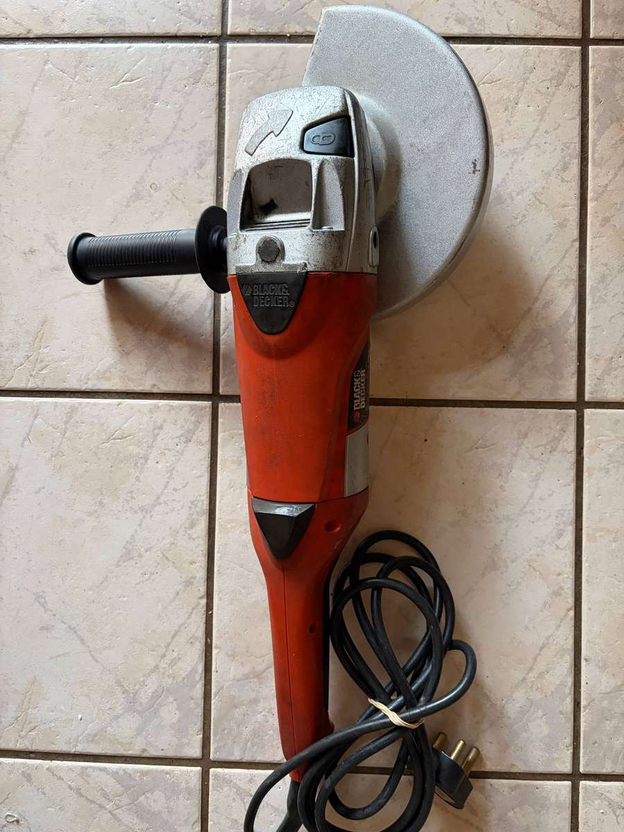 Black & Decker big angle grinder - needs brushes