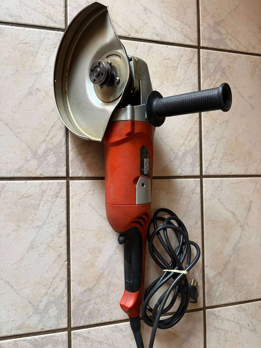 Black & Decker big angle grinder - needs brushes