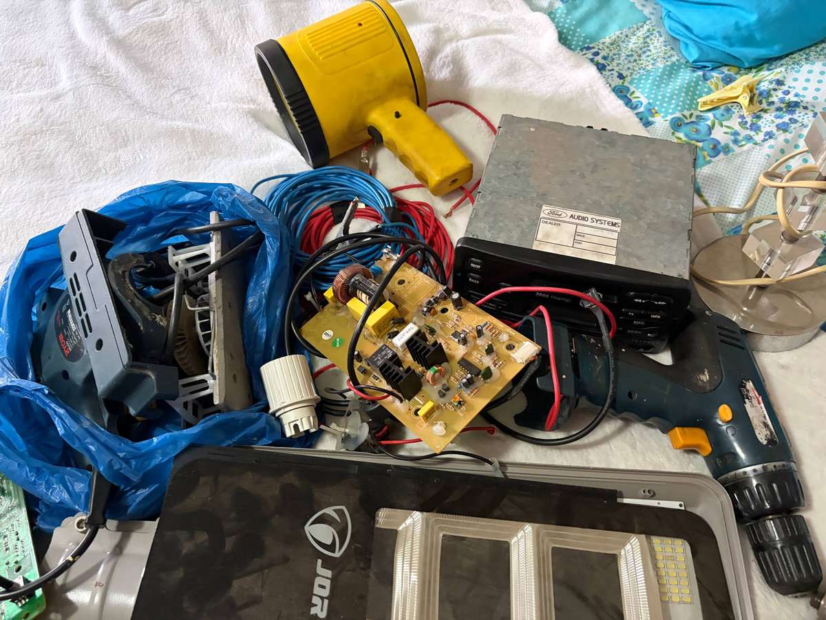 Electronics Lot 1 - Spares/repairs