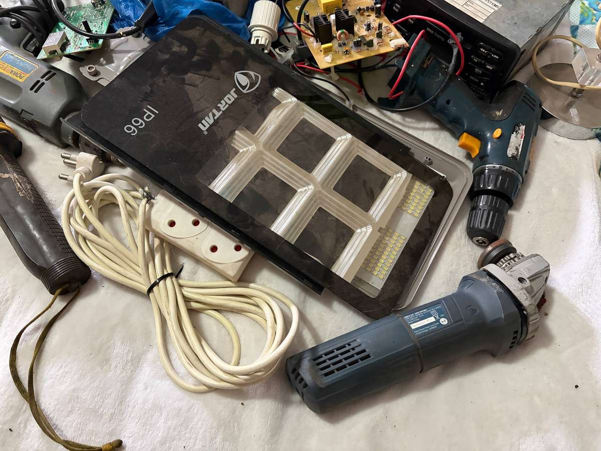 Electronics Lot 1 - Spares/repairs