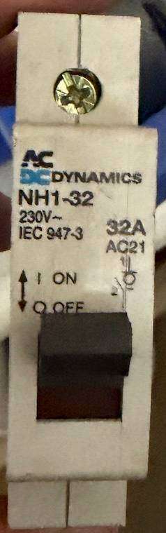 32A Circuit breaker ACDC