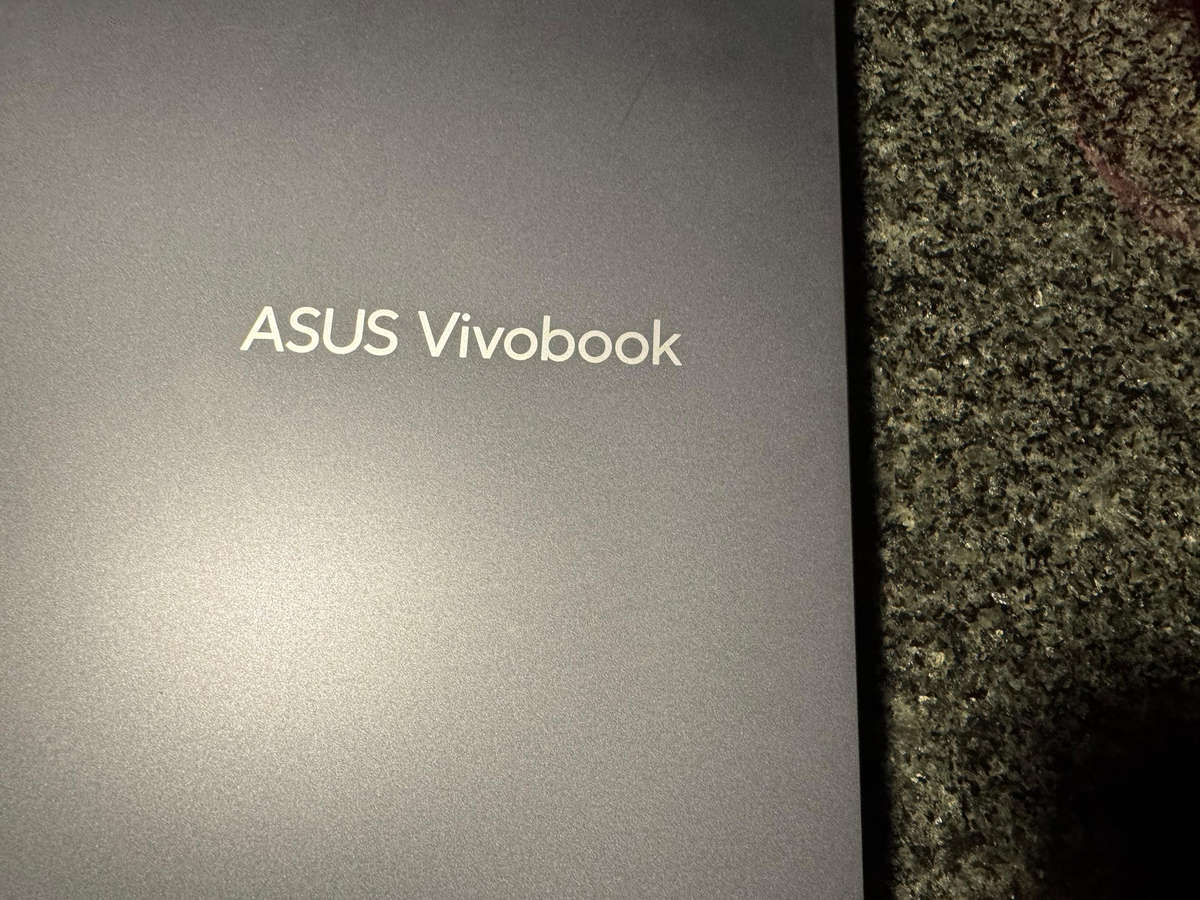 ASUS Vivobook 15