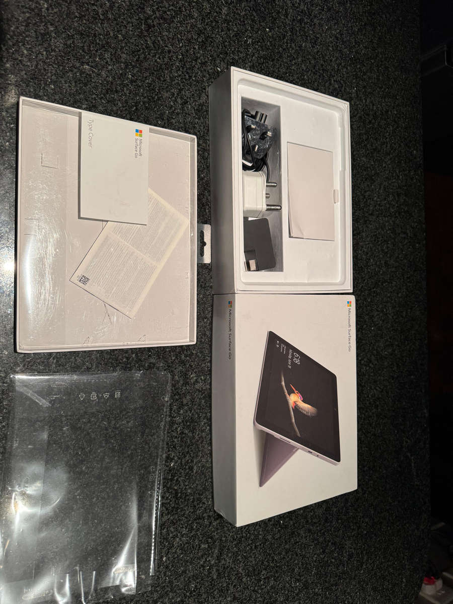 Microsoft Surface GO 10-Inch Tablet-PC - (Silver) (Intel Pentium 4415Y Gold Processor, 8GB RAM, 128G