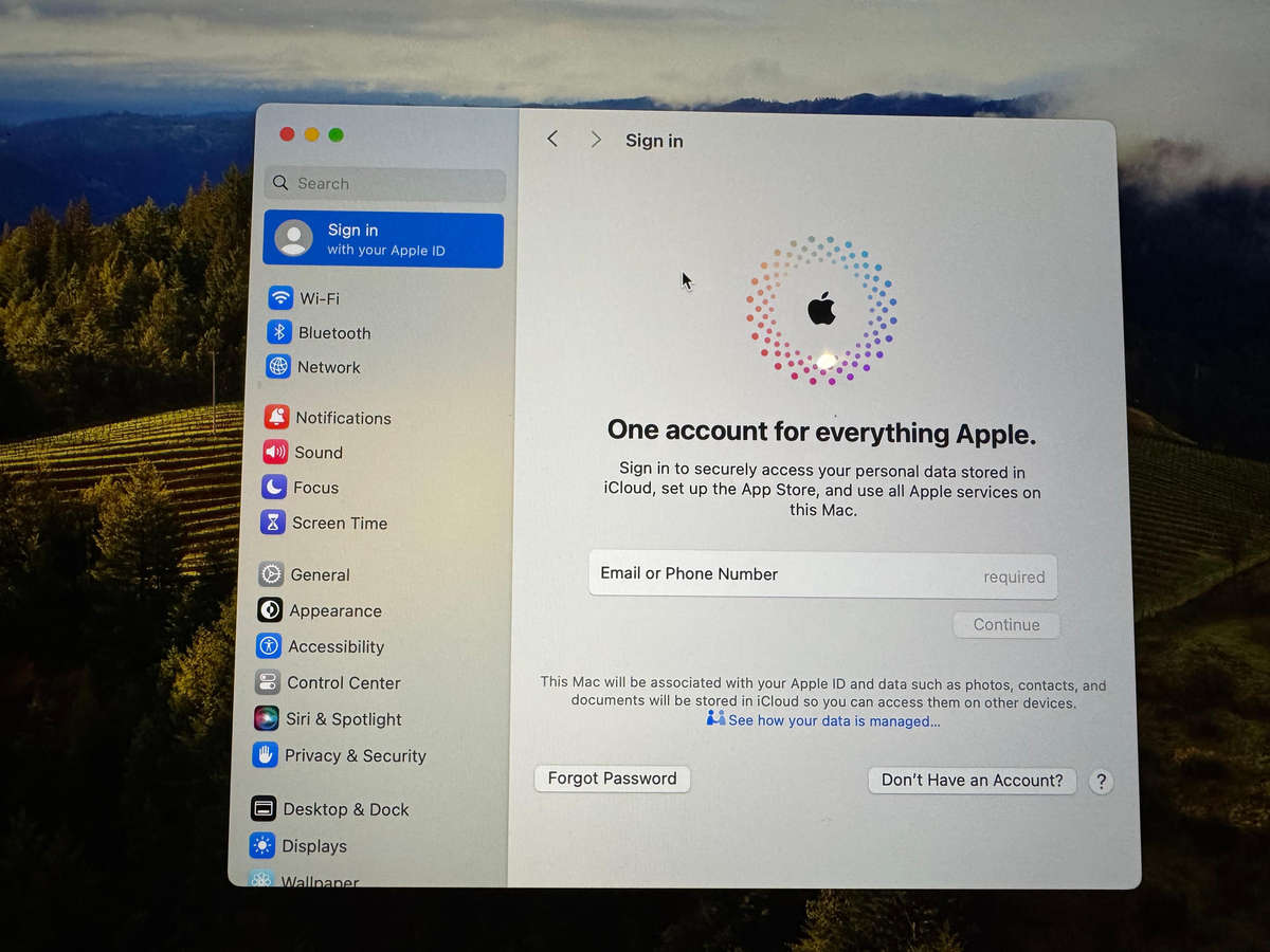 Apple Macbook Pro 14inch M3 with chip 8-core CPU and 10-core GPU 512GB SSD