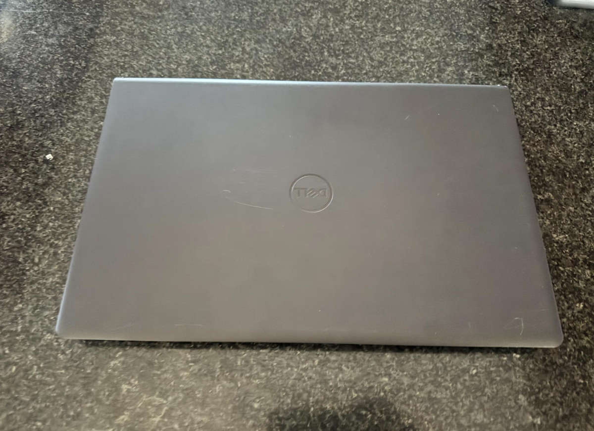 Dell Vostro 3520 11th Gen i5 16GB 1TB