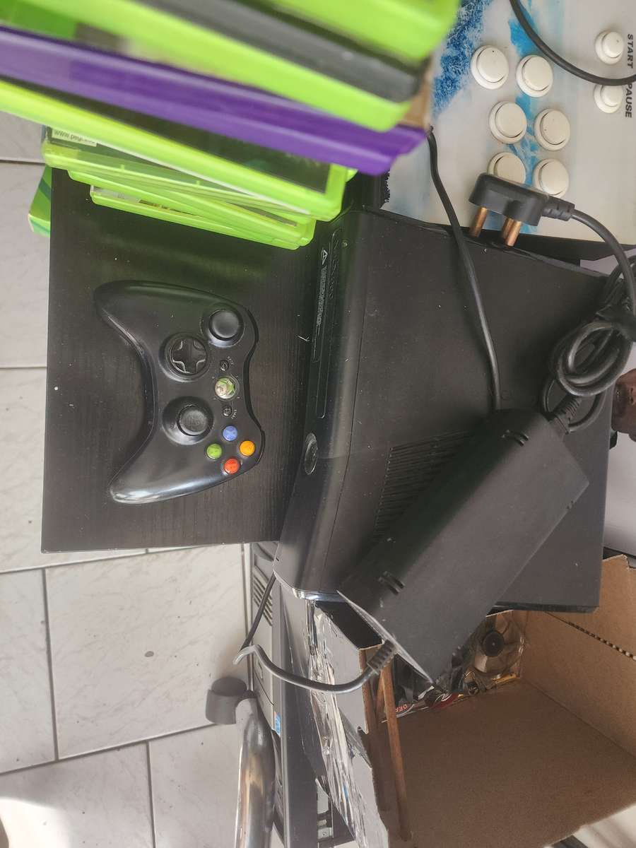 Xbox 360 including 1 wireless control