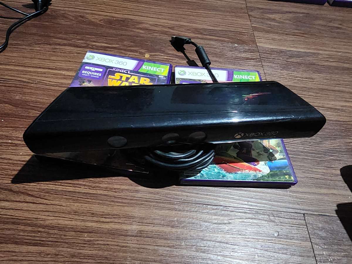 Xbox 360 kinect with 2 games