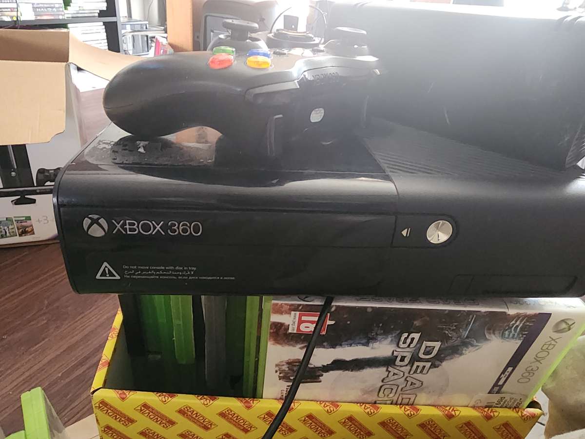 XboxFor Sale: Xbox 360 slim - 250GB HDD + Controller