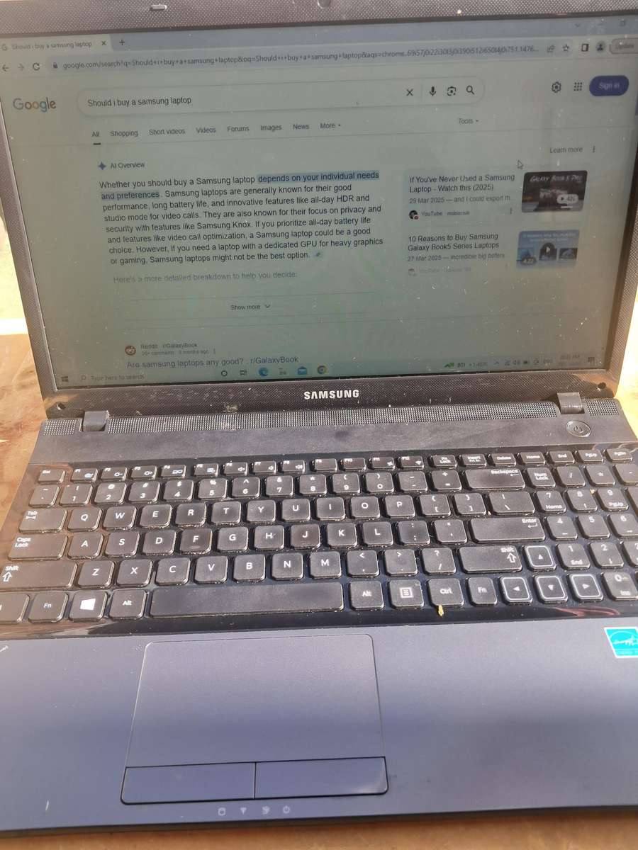 Samsung Laptop - NP300e