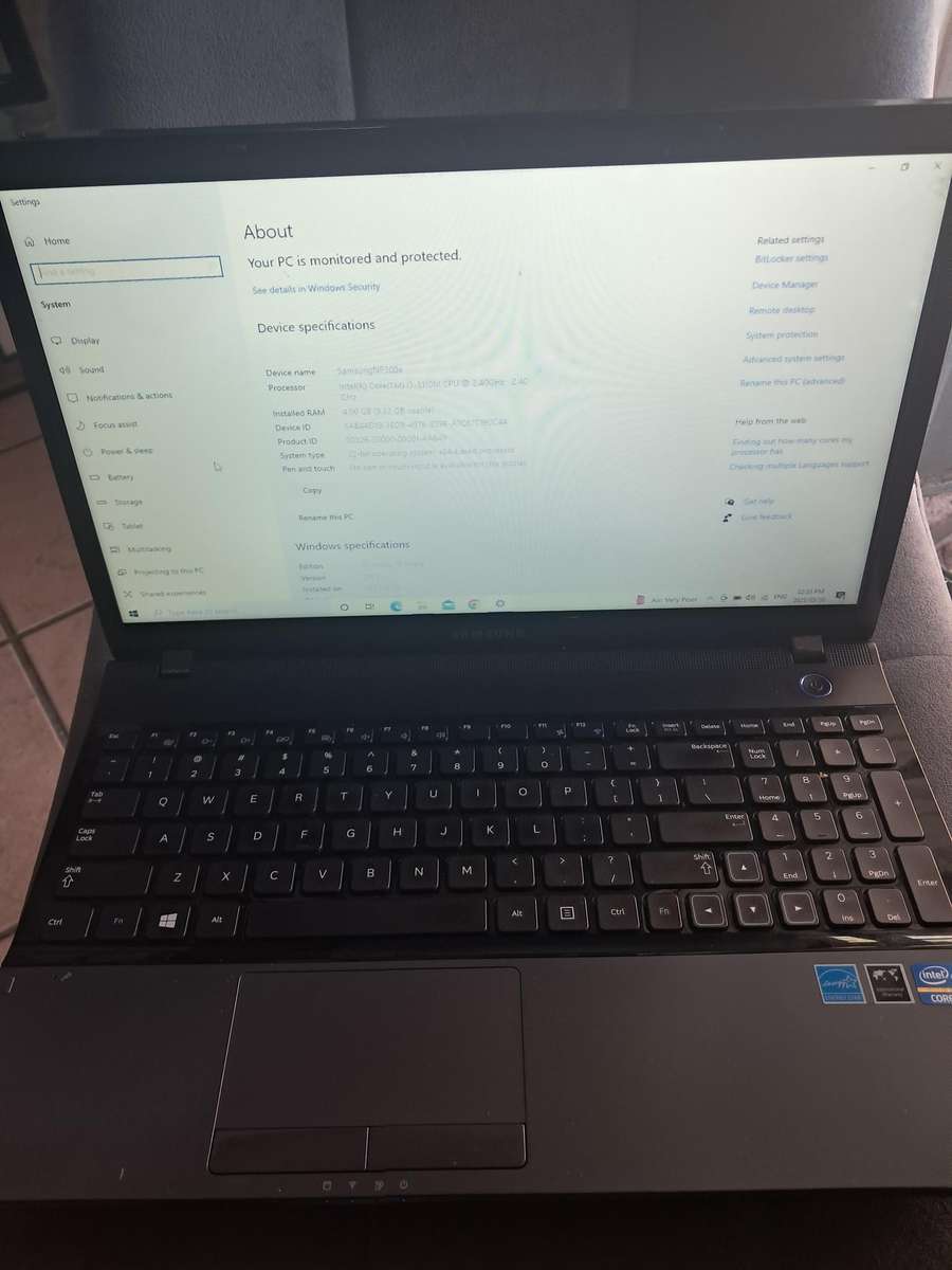 Samsung Laptop - NP300e