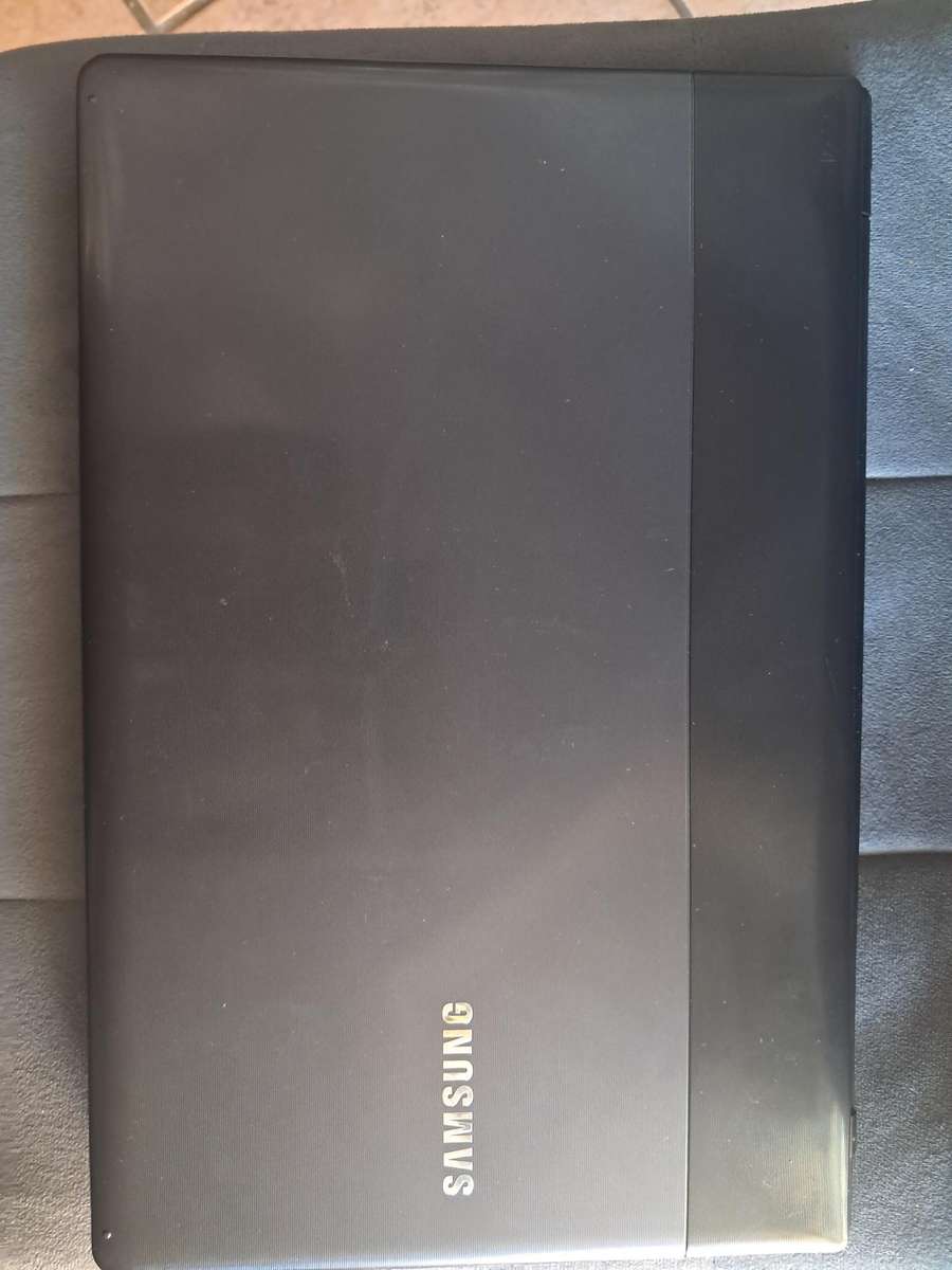 Samsung Laptop - NP300e