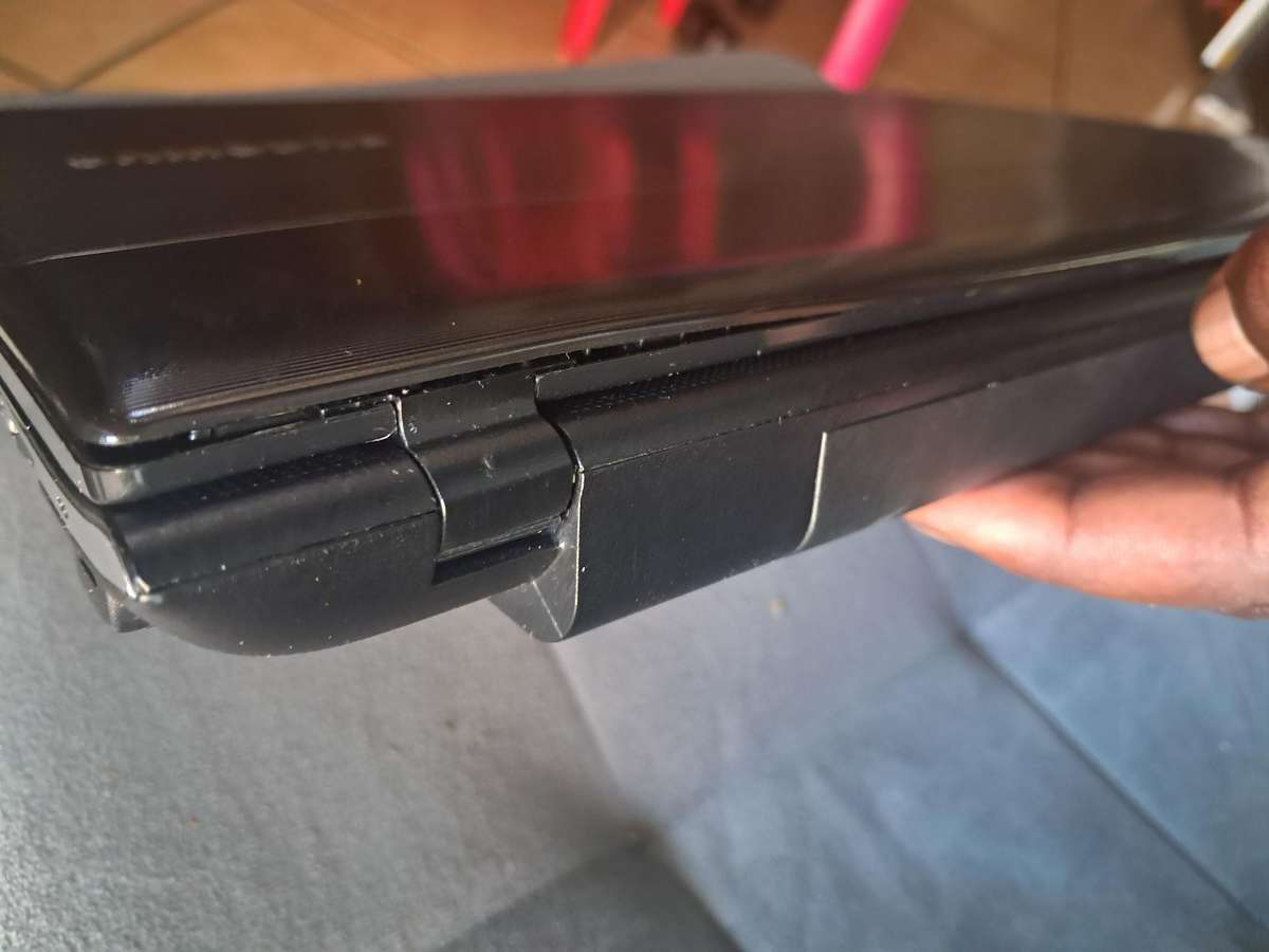 Samsung Laptop - NP300e