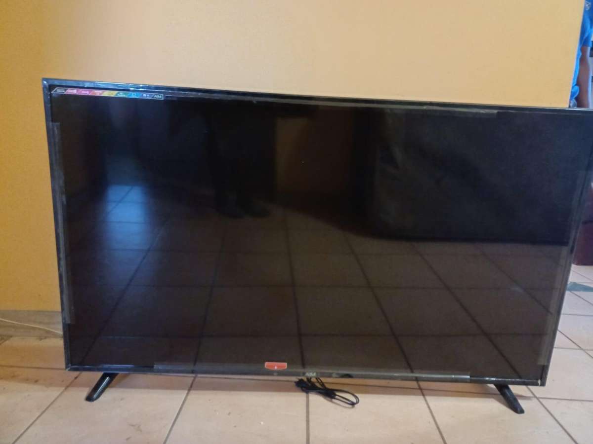AIM 60" UHD LED TV