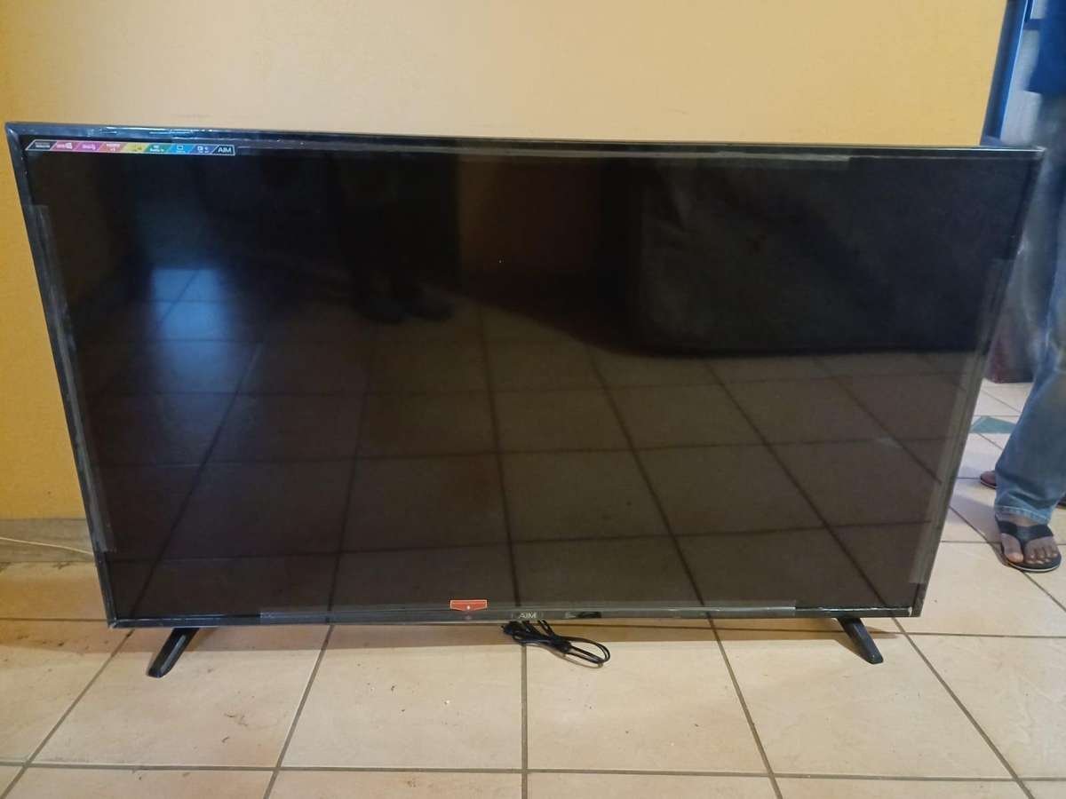 AIM 60" UHD LED TV