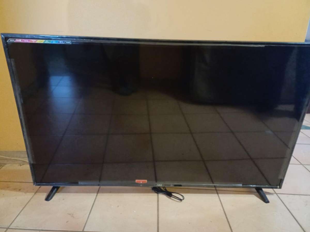 AIM 60" UHD LED TV