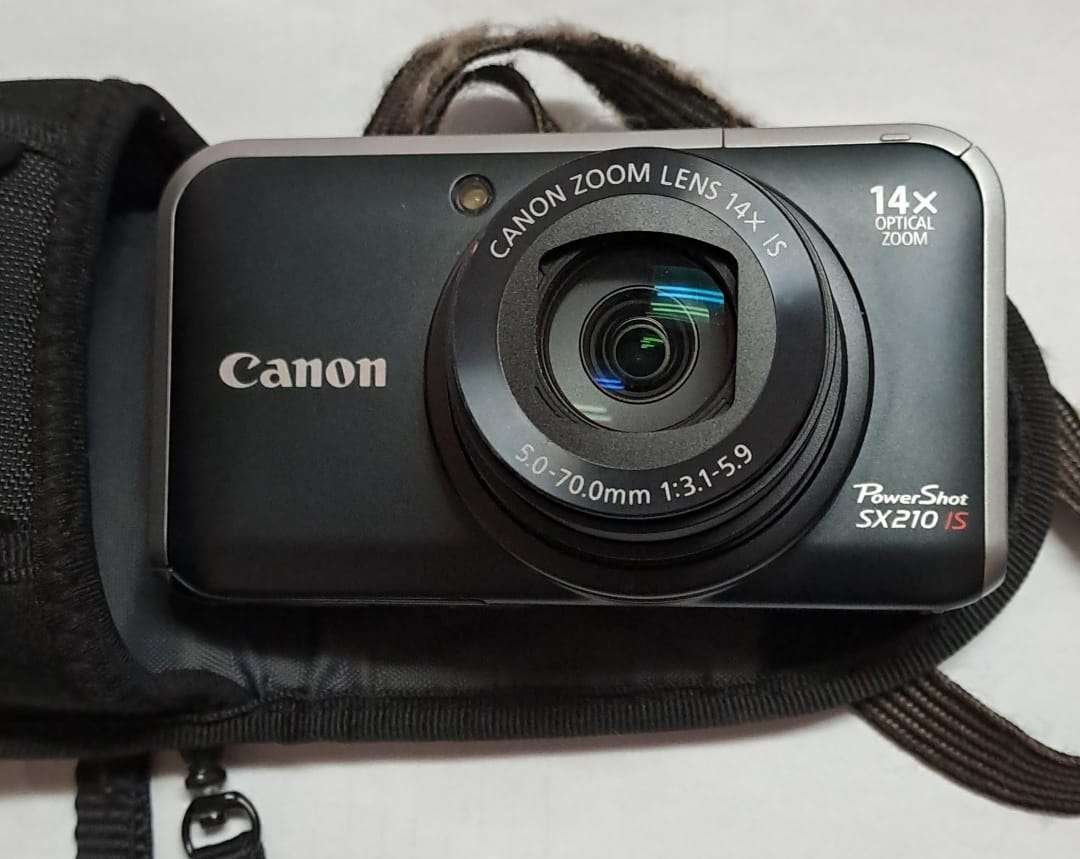 Canon Powershot SX210 IS bundle