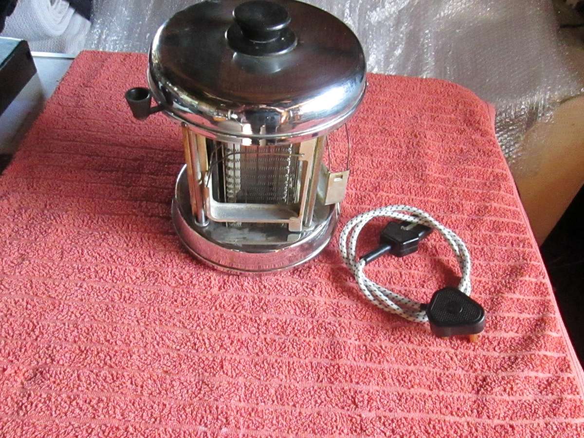 VINTAGE TOASTER PINEWARE, REFURBISHED CORD. WORKING