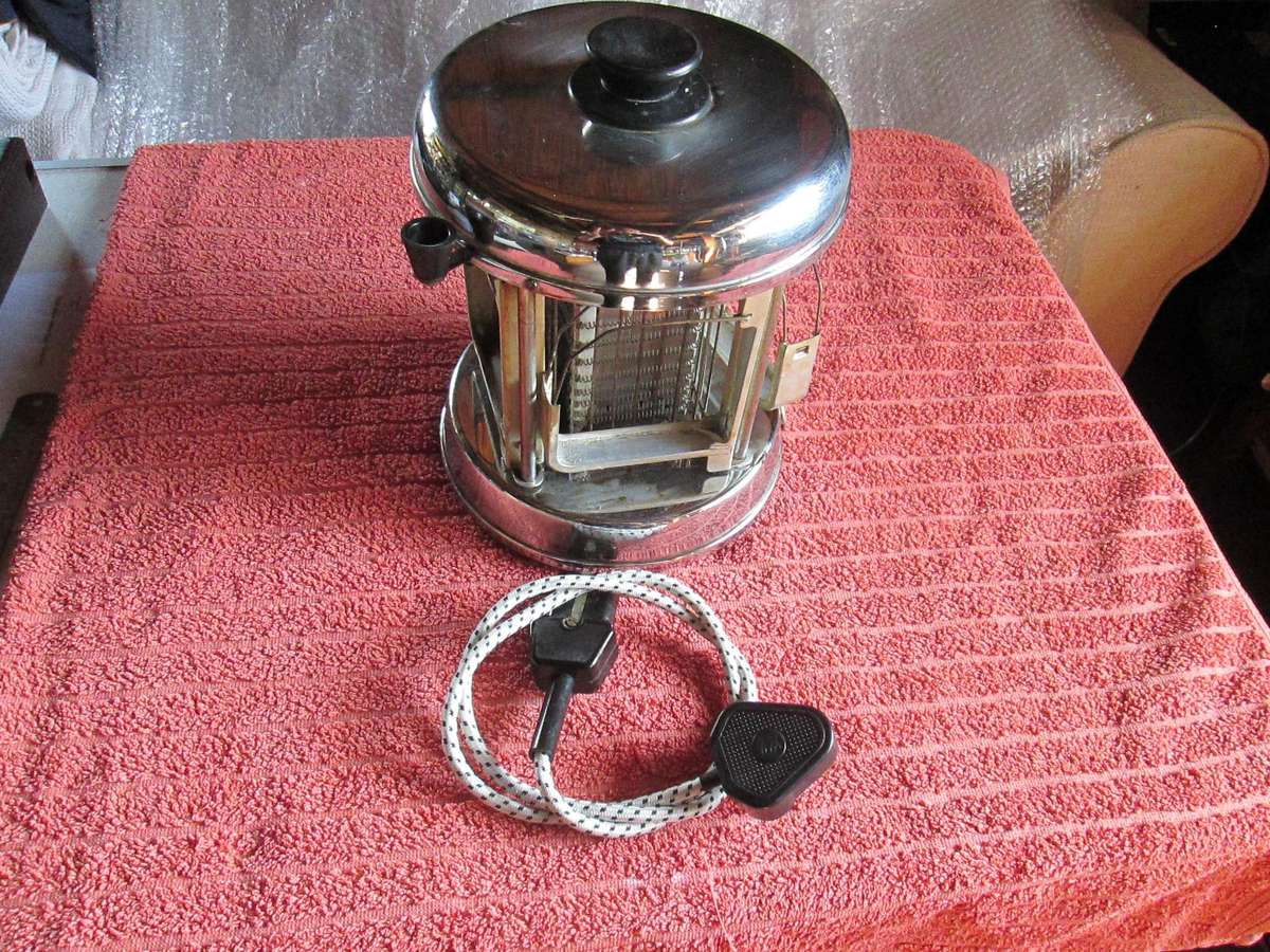 VINTAGE TOASTER PINEWARE, REFURBISHED CORD. WORKING