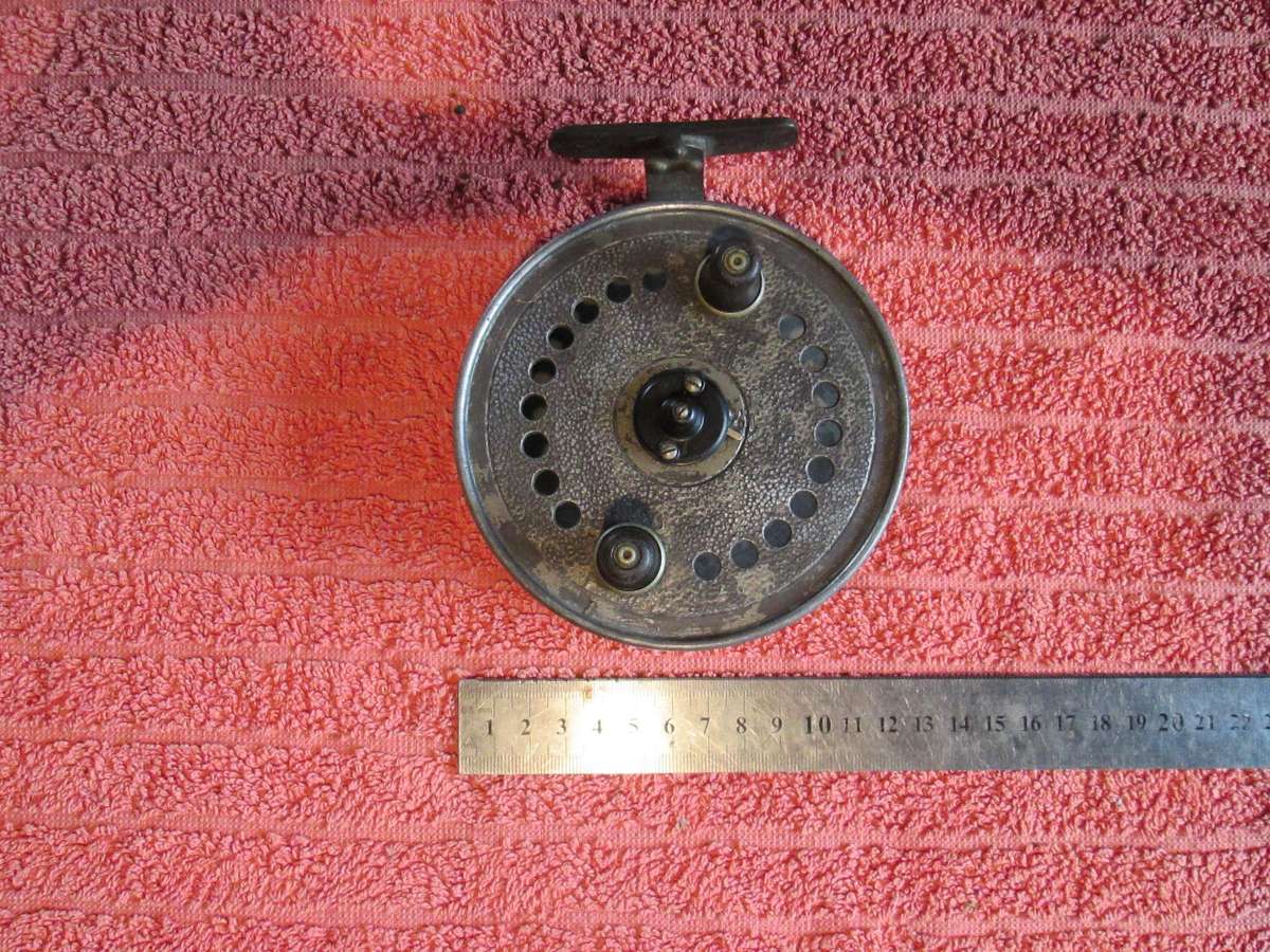 HIGHLY COLLECTIBLE VINTAGE 4,5" SELDEX TROUT FISHING REEL