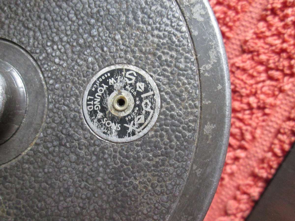 HIGHLY COLLECTIBLE VINTAGE 4,5" SELDEX TROUT FISHING REEL