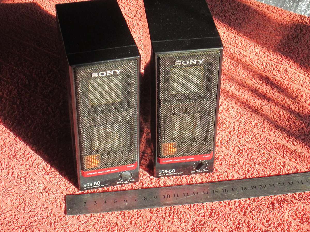 ORIGINAL SONY WALKMAN POWERED SPEAKERS SRS-50 AS NEW